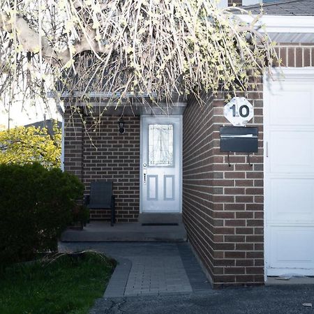 Nathan'S Place Brampton Exterior photo